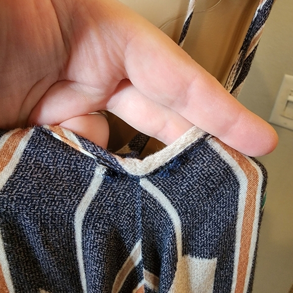 Billabong arrow flowy sleeveless dress. - Picture 16 of 16